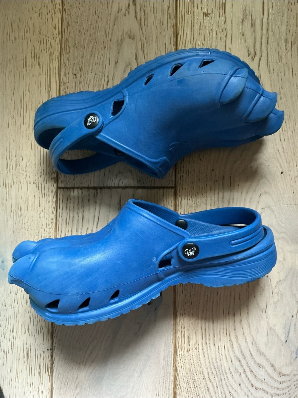 CLAWZ Clogs Blue Fun Monster Feet Adult size M4/W6 - Picture 6 of 7